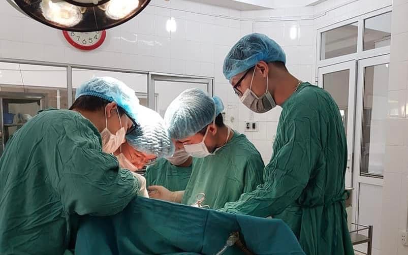 Phẫu thuật cấp cứu kịp thời cho bệnh nhân bị lìa dương vật tại Bệnh viện đa khoa tỉnh