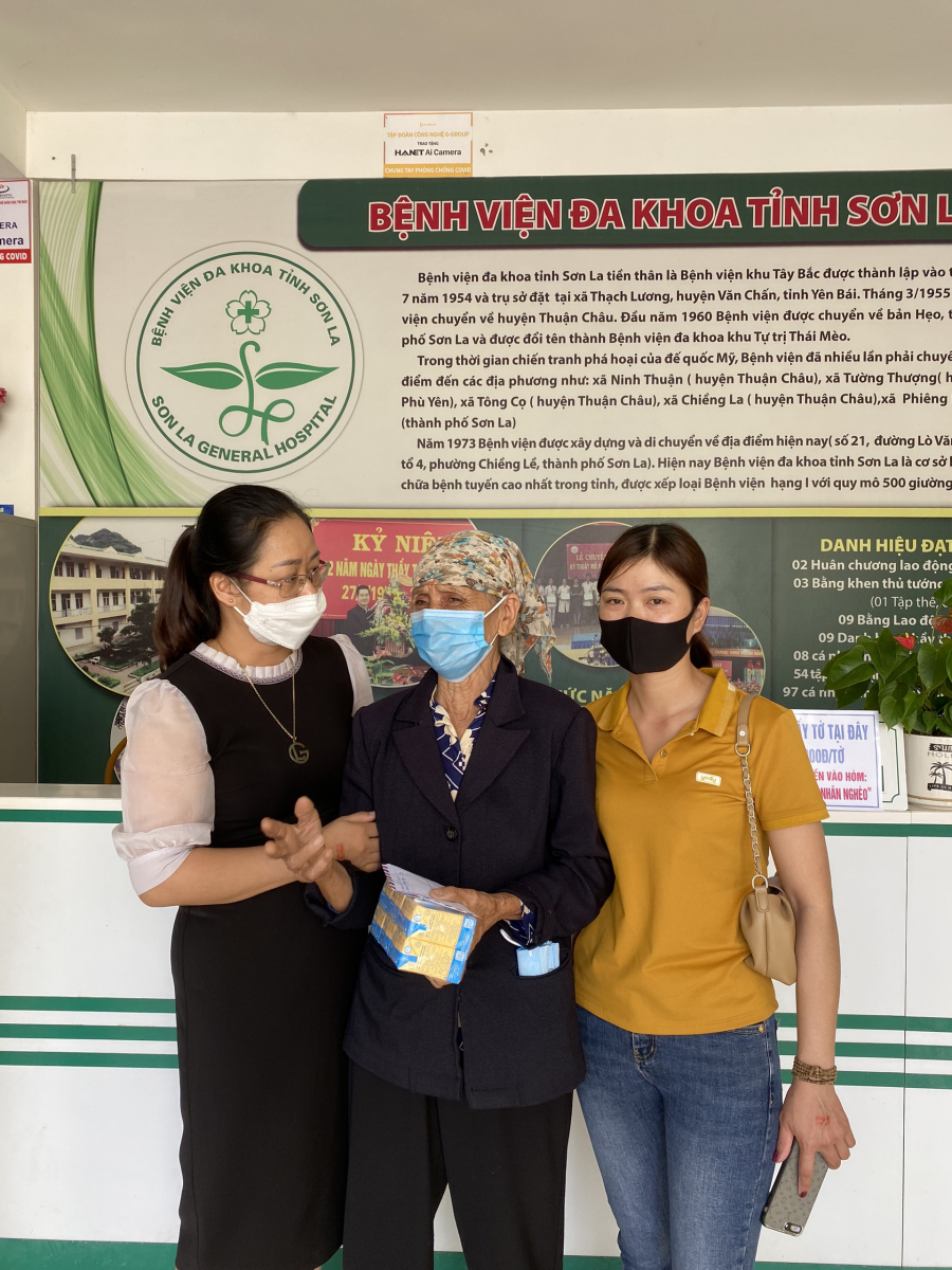 Chia sẻ khó khăn với bệnh nhân điều trị tại khoa Cấp cứu – BVĐK tỉnh Sơn La