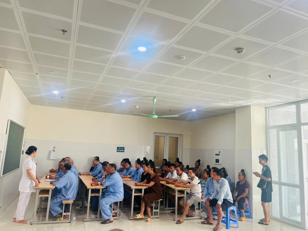 SINH HOẠT HỘI ĐỒNG NGƯỜI BỆNH HÀNG TUẦN - CẦU NỐI NÂNG CAO CHẤT LƯỢNG KHÁM CHỮA BỆNH
