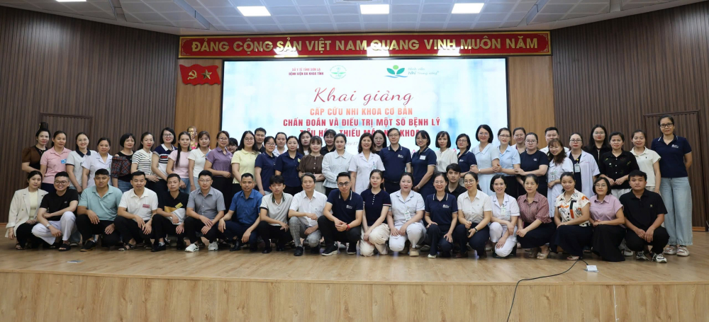 KHAI GIẢNG CÁC LỚP TẬP HUẤN NHI KHOA NÂNG CAO NĂNG LỰC CHUYÊN MÔN CHO NHÂN VIÊN Y TẾ TẠI SƠN LA