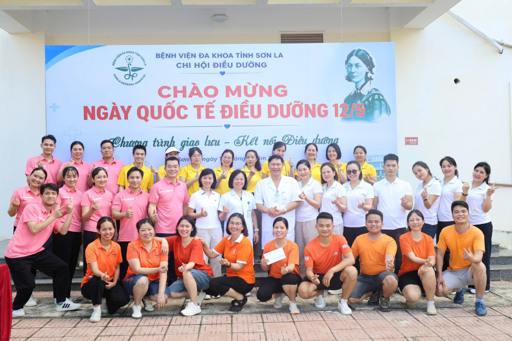 SÔI NỔI CÁC HOẠT ĐỘNG CHÀO MỪNG NGÀY QUỐC TẾ ĐIỀU DƯỠNG 12/5