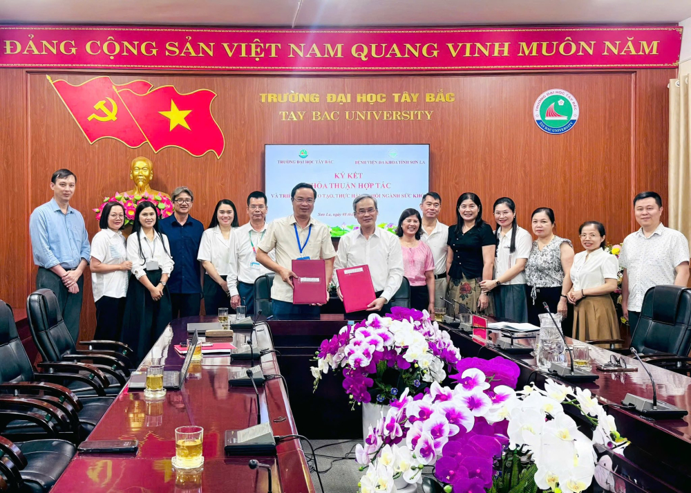 BVĐK TỈNH SƠN LA KÝ KẾT HỢP TÁC ĐÀO TẠO, THỰC HÀNH KHỐI NGÀNH SỨC KHỎE VỚI TRƯỜNG ĐẠI HỌC TÂY BẮC