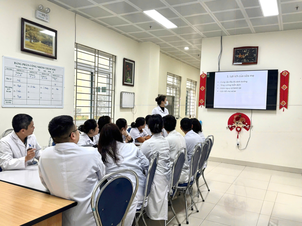 BỆNH VIỆN ĐA KHOA TỈNH SƠN LA TỔ CHỨC CHƯƠNG TRÌNH CẬP NHẬT KIẾN THỨC NUÔI CON BẰNG SỮA MẸ