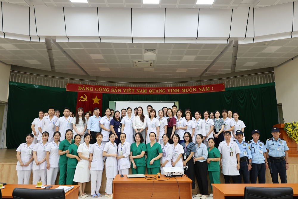 ĐÀO TẠO, NÂNG CAO “KỸ NĂNG GIAO TIẾP ỨNG XỬ” CHO CÁN BỘ Y TẾ TẠI BVĐK TỈNH SƠN LA