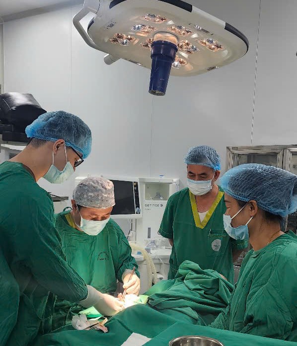 PHẪU THUẬT GHÉP MẠCH TỰ THÂN CỨU CHỮA KỊP THỜI CHO BỆNH NHÂN BỊ THƯƠNG NẶNG VÙNG CÁNH TAY
